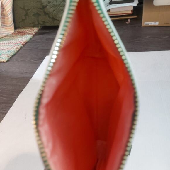 Iron Orchid Studio Butterfly Makeup Bag NEW Accessory Cosmetic Travel Vacation - Picture 5 of 5